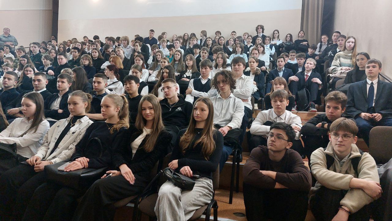 Сотрудники полиции о мерах безопасности «Деньги. Мошенники. Дроперы.».