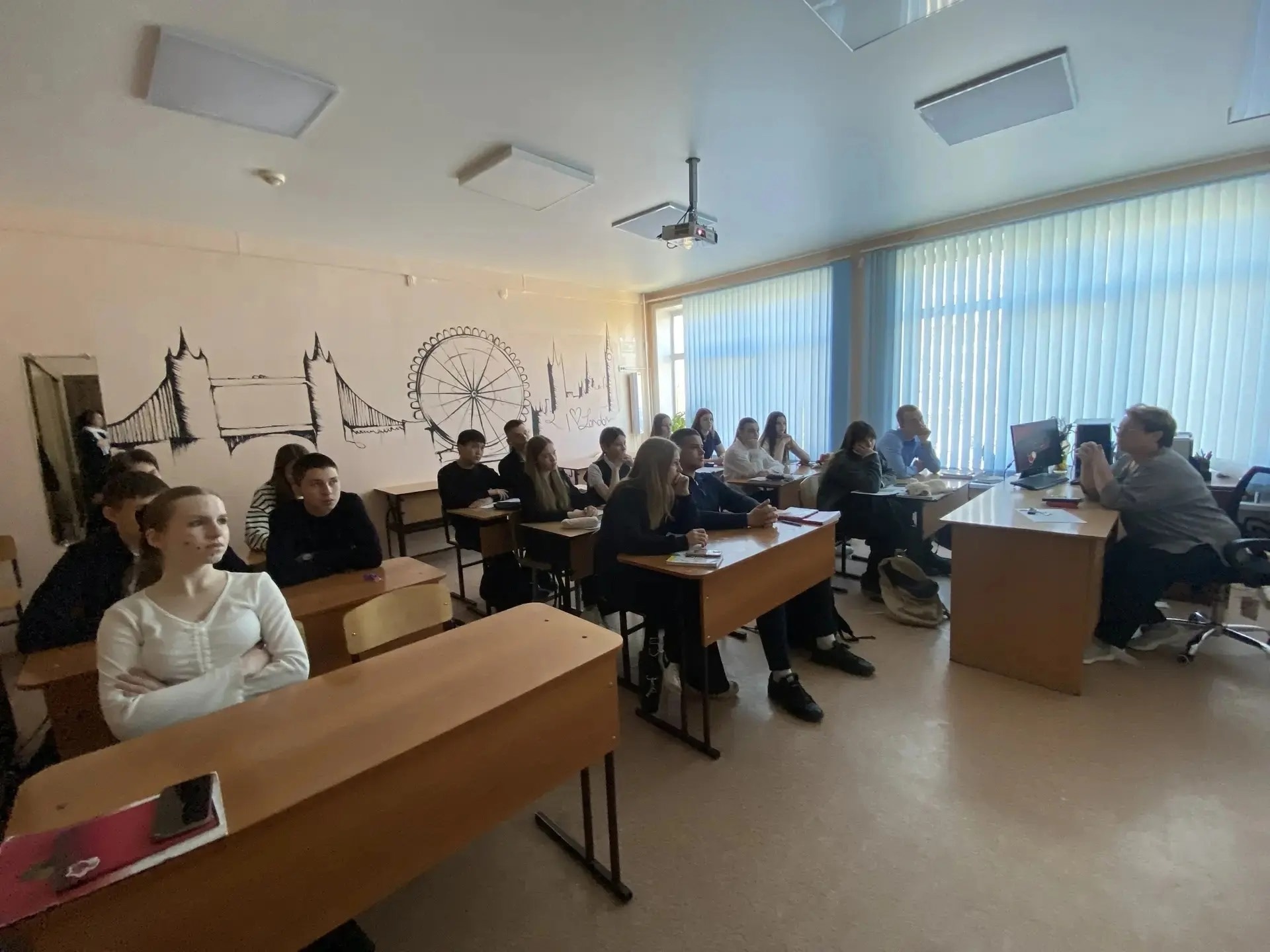 В 10 «С» классе прошла беседа о профилактике экстремизма.